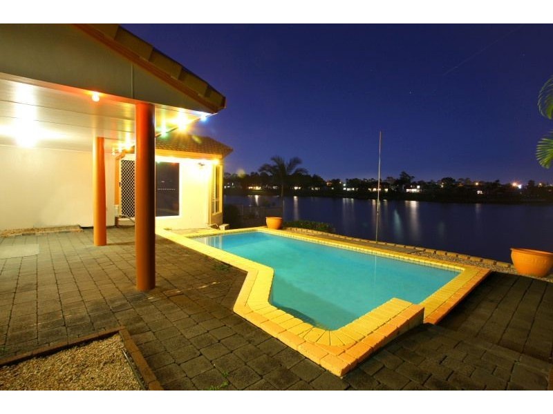 23 Cabana Boulevard, Benowa Waters QLD 4217
