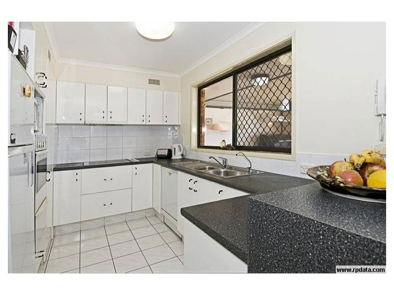 36 Claymore Crescent, Sorrento QLD 4217