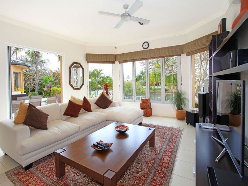 104 Edinburgh Road, Benowa QLD 4217