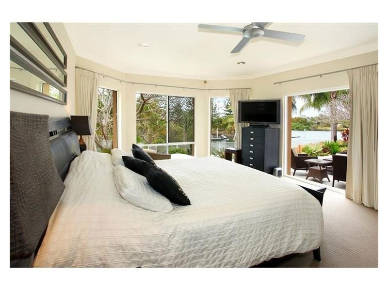 104 Edinburgh Road, Benowa QLD 4217