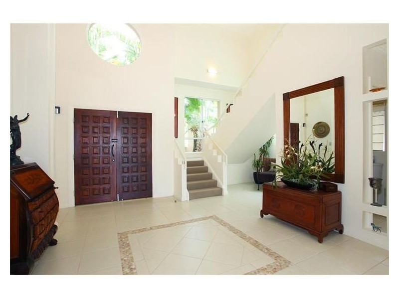 104 Edinburgh Road, Benowa QLD 4217