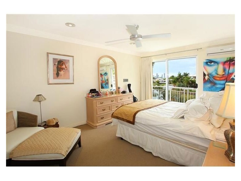 104 Edinburgh Road, Benowa QLD 4217