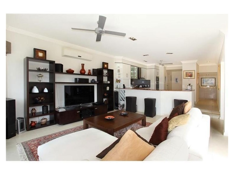 104 Edinburgh Road, Benowa QLD 4217