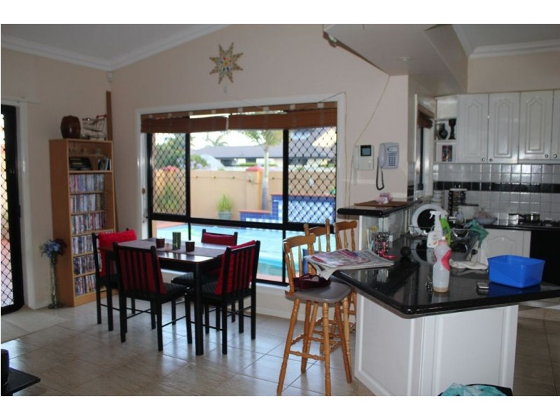 42 Arbuthnot Parade, Benowa Waters QLD 4217