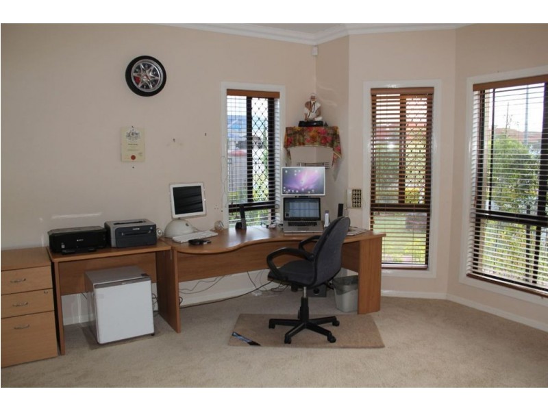 42 Arbuthnot Parade, Benowa Waters QLD 4217