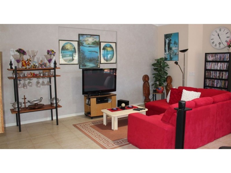 42 Arbuthnot Parade, Benowa Waters QLD 4217