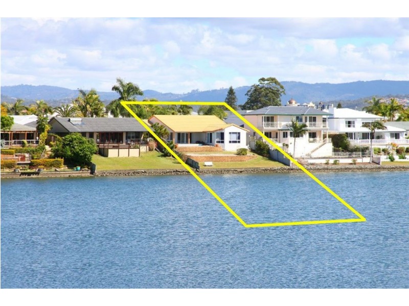 23 Cabana Boulevard, Benowa Waters QLD 4217