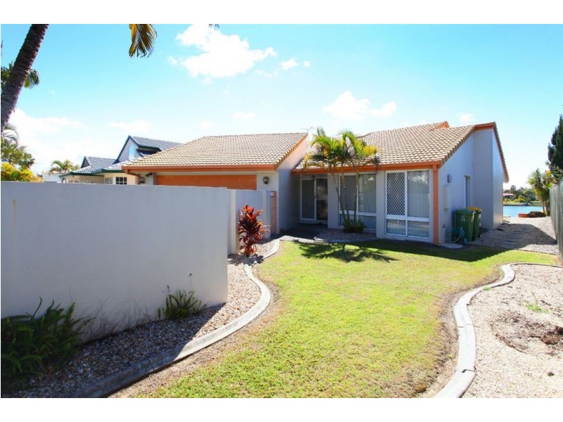 23 Cabana Boulevard, Benowa Waters QLD 4217