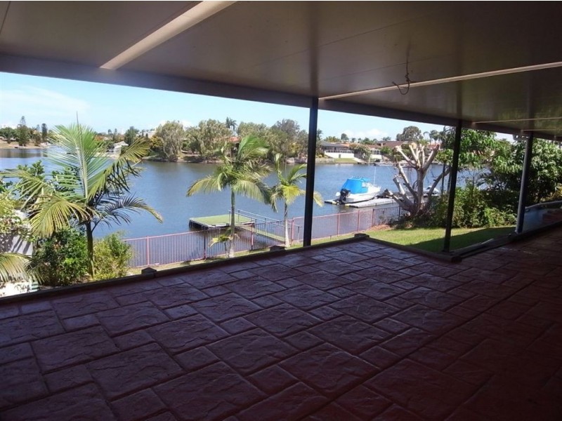 20 Ayrshire Avenue, Benowa QLD 4217