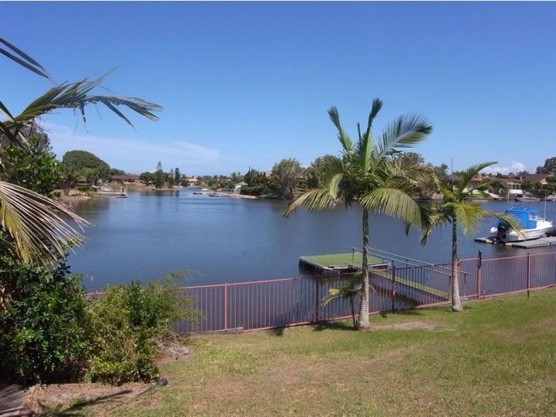 20 Ayrshire Avenue, Benowa QLD 4217