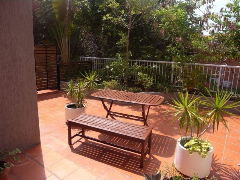 5/7-9 Illawong Street, Chevron Island QLD 4217