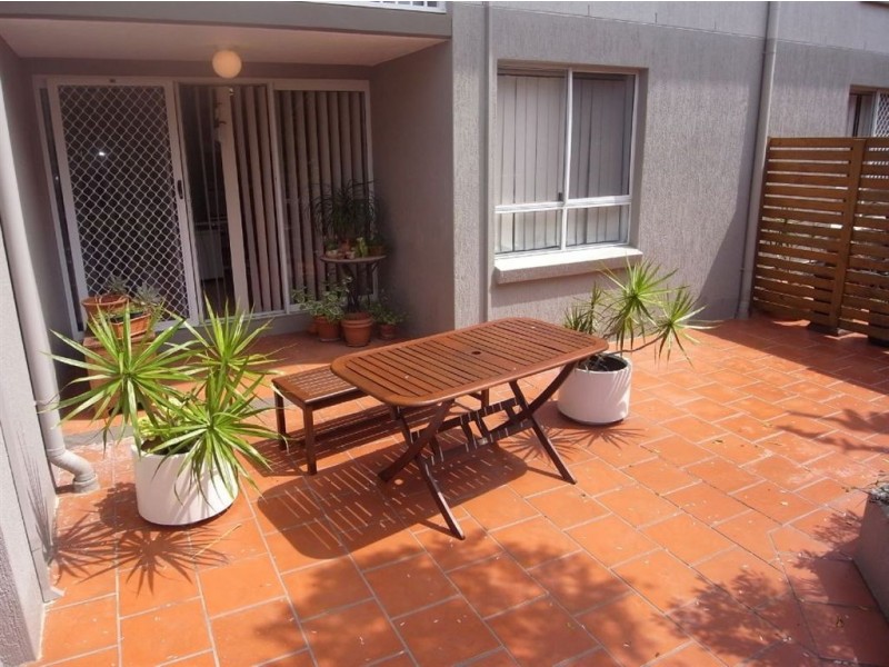 5/7-9 Illawong Street, Chevron Island QLD 4217