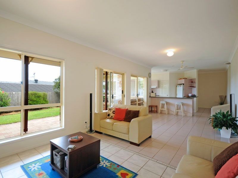 21 Piccadilly Place, Highland Park QLD 4211