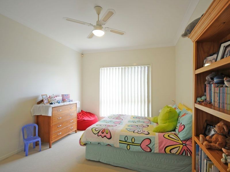 21 Piccadilly Place, Highland Park QLD 4211