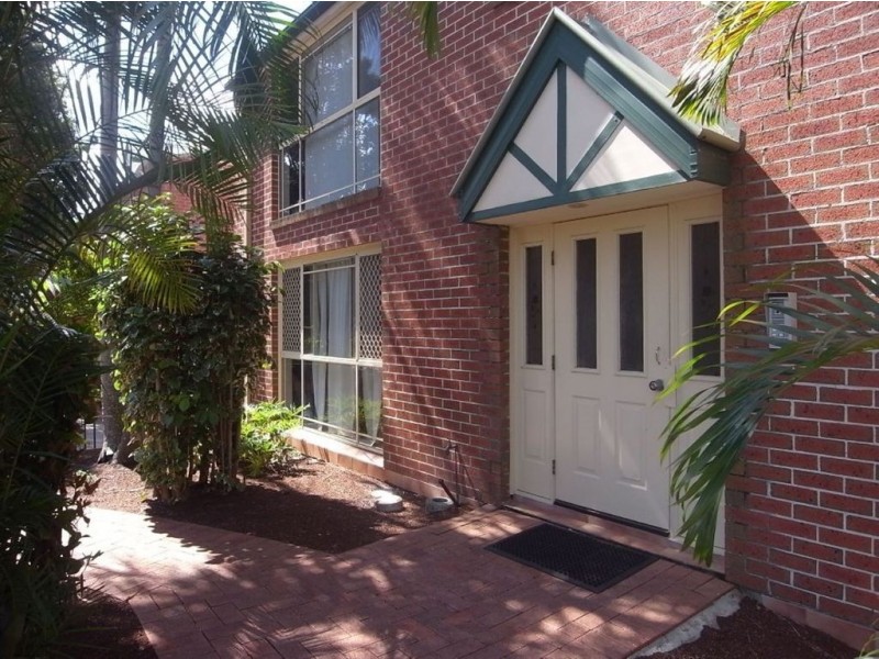 51 Pohlman Street, Southport QLD 4215