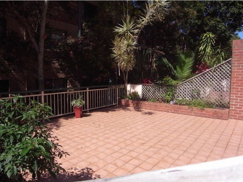 51 Pohlman Street, Southport QLD 4215