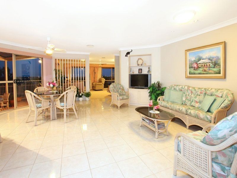 4 Nairn Court, Highland Park QLD 4211