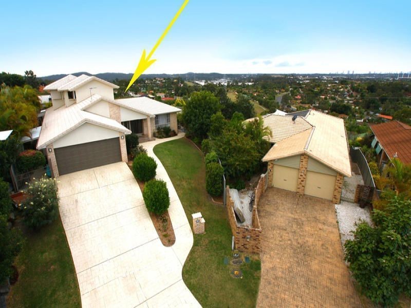 4 Nairn Court, Highland Park QLD 4211