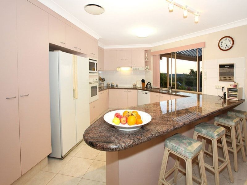 4 Nairn Court, Highland Park QLD 4211