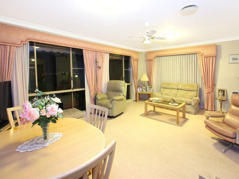 4 Nairn Court, Highland Park QLD 4211