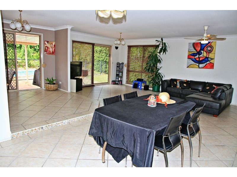 67 Dunkeith Avenue, Benowa QLD 4217