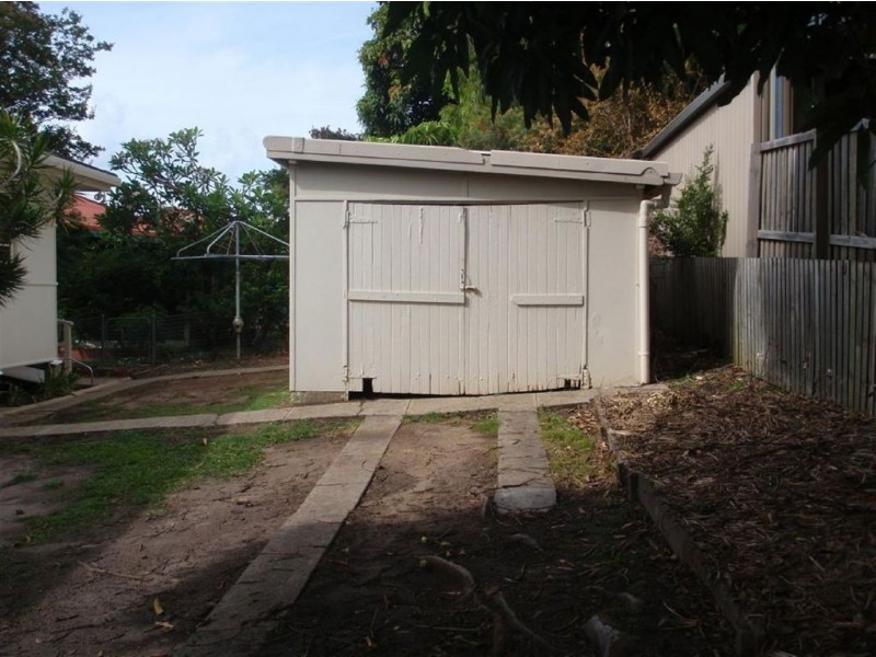 46 Deakin Avenue, Southport QLD 4215