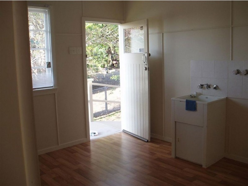 46 Deakin Avenue, Southport QLD 4215