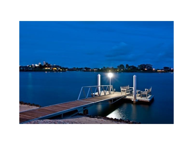21-23 Winch Court, Mermaid Waters QLD 4218