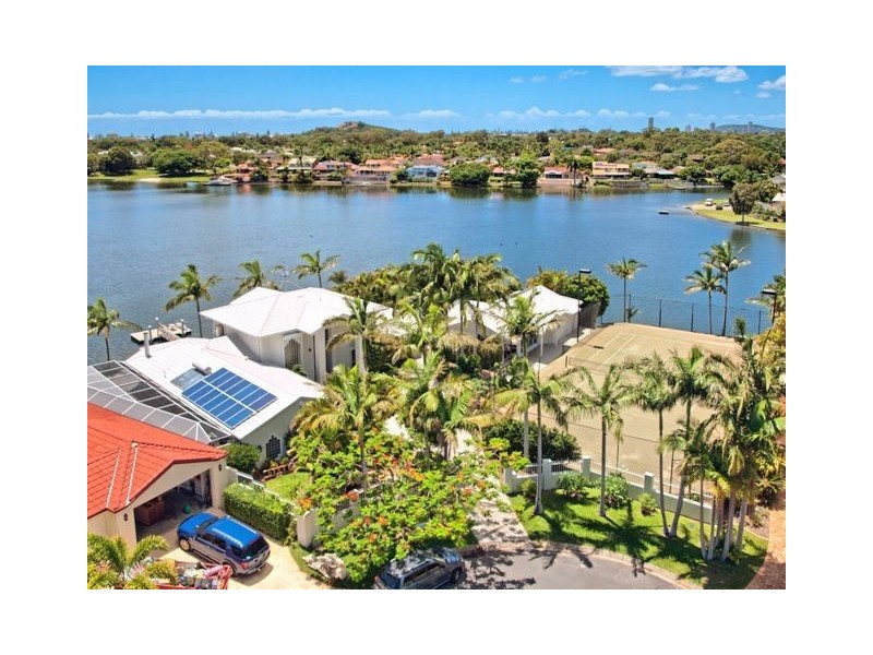 21-23 Winch Court, Mermaid Waters QLD 4218