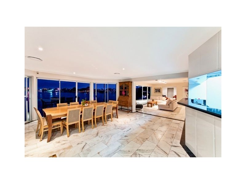 21-23 Winch Court, Mermaid Waters QLD 4218