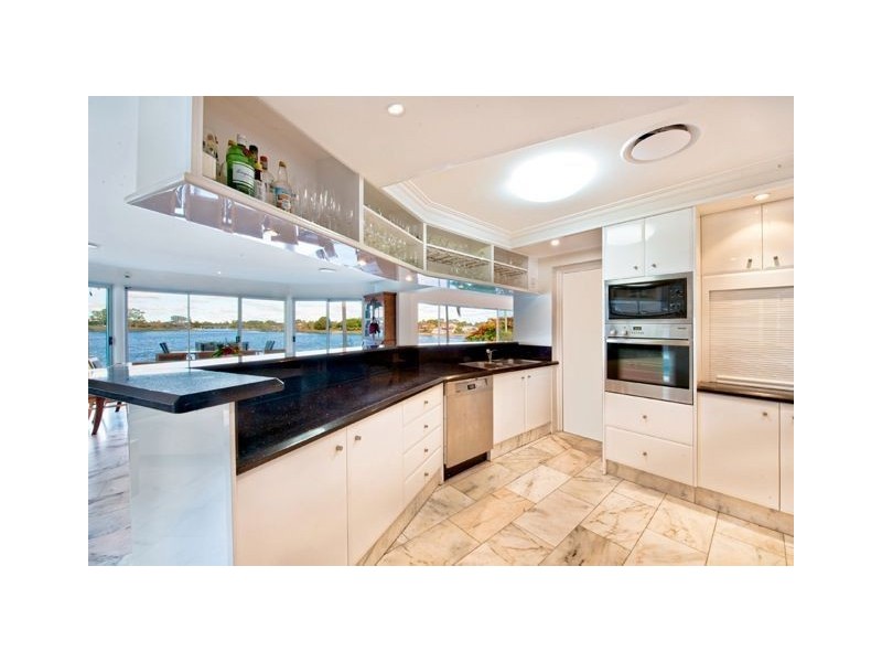 21-23 Winch Court, Mermaid Waters QLD 4218