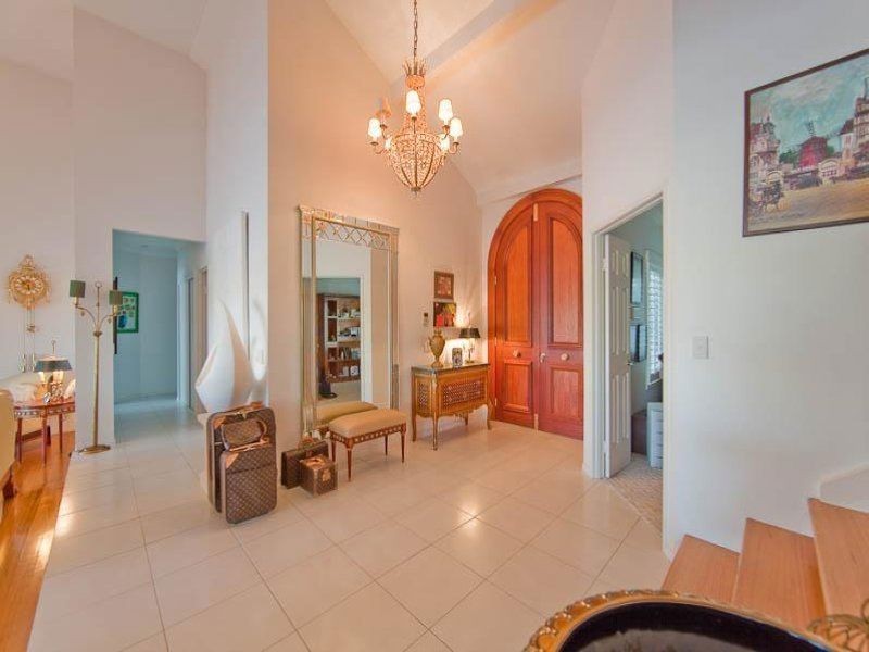 81 TE Peters Drive, Broadbeach Waters QLD 4218