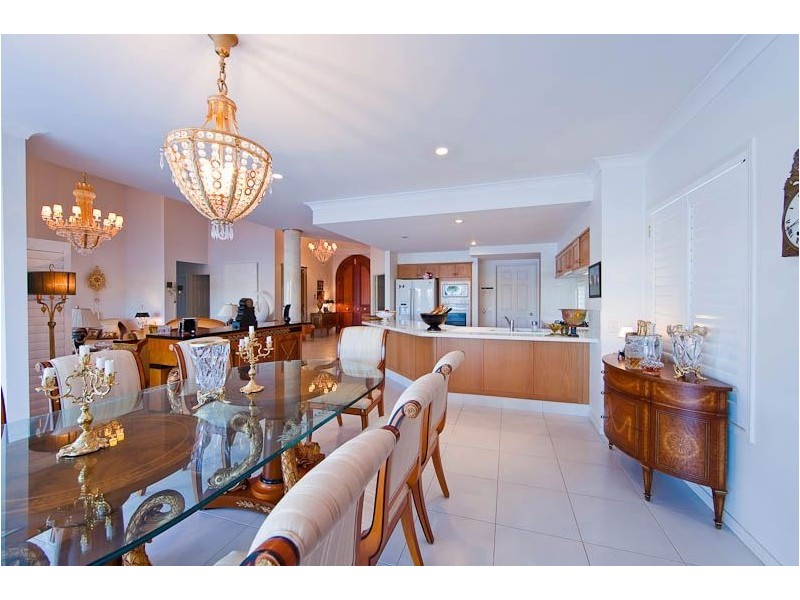 81 TE Peters Drive, Broadbeach Waters QLD 4218