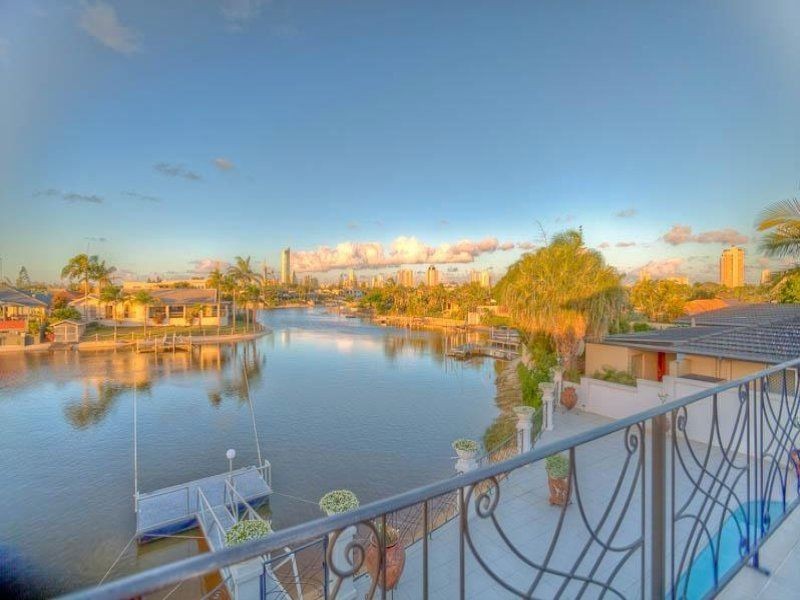 81 TE Peters Drive, Broadbeach Waters QLD 4218