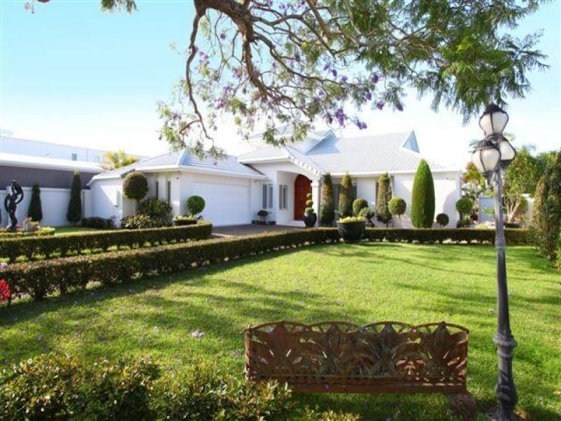 81 TE Peters Drive, Broadbeach Waters QLD 4218