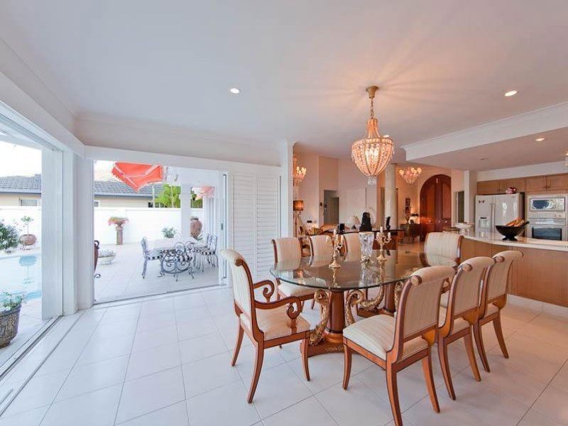 81 TE Peters Drive, Broadbeach Waters QLD 4218