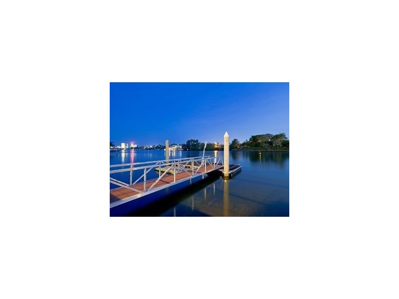 13 La Spezia Court, Isle Of Capri QLD 4217