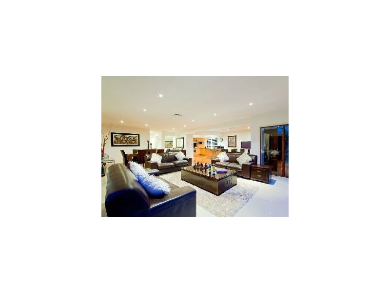 13 La Spezia Court, Isle Of Capri QLD 4217