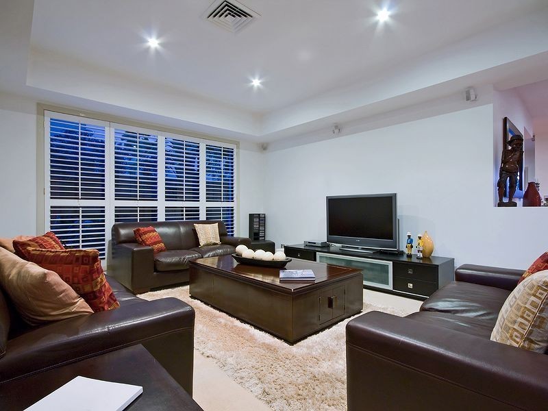 13 La Spezia Court, Isle Of Capri QLD 4217