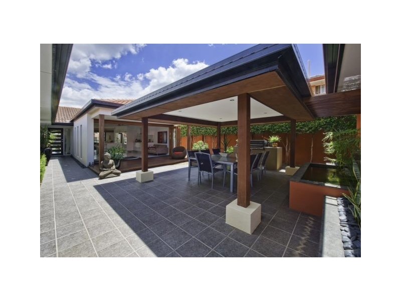 5 Cypress Drive West, Broadbeach Waters QLD 4218