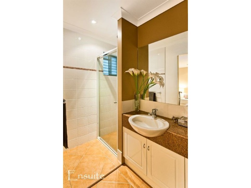 5 Cypress Drive West, Broadbeach Waters QLD 4218