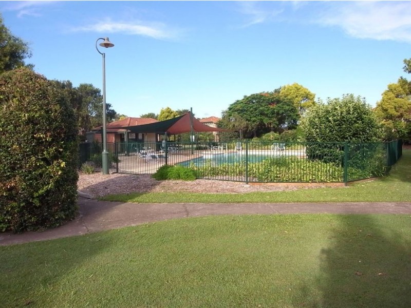 27/23 Tristan Place, Benowa QLD 4217