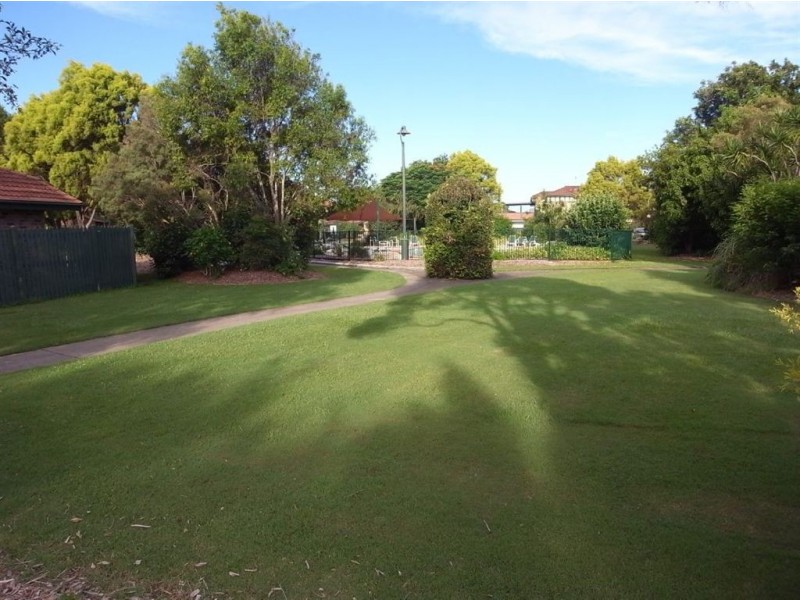 27/23 Tristan Place, Benowa QLD 4217