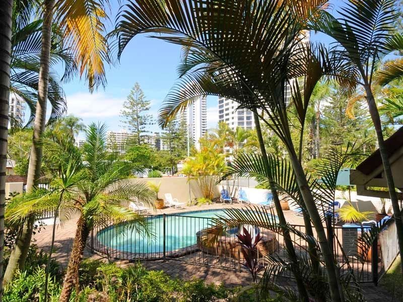 2/18 First Avenue, Broadbeach QLD 4218