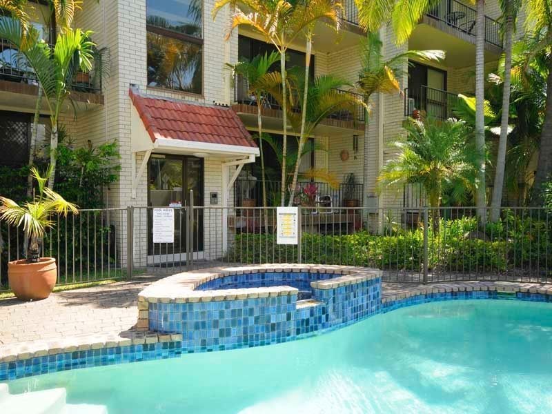 2/18 First Avenue, Broadbeach QLD 4218