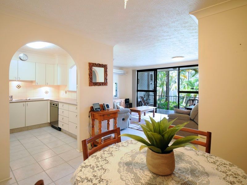 2/18 First Avenue, Broadbeach QLD 4218