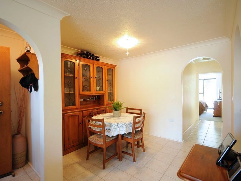 2/18 First Avenue, Broadbeach QLD 4218