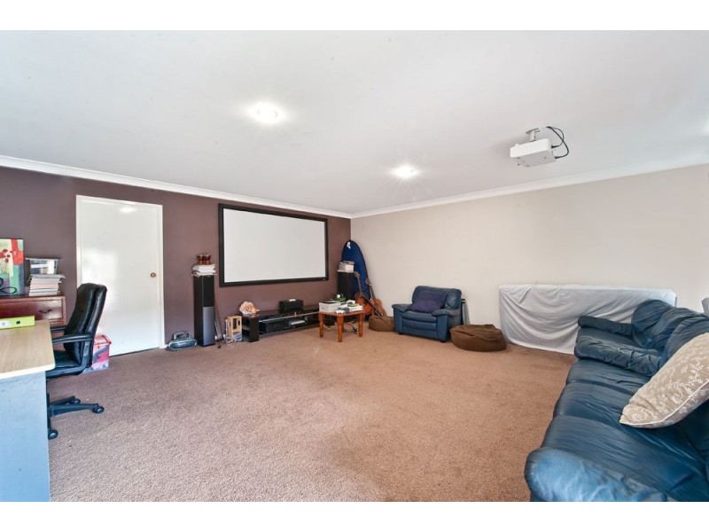 39 Selkirk Avenue, Benowa Waters QLD 4217