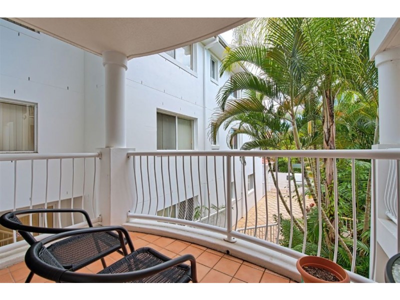 17/7 Purli Street, Chevron Island QLD 4217