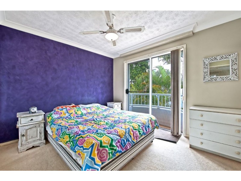 17/7 Purli Street, Chevron Island QLD 4217